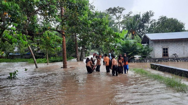 Banjir di Kabupaten Natuna. (Foto: Batamnews)