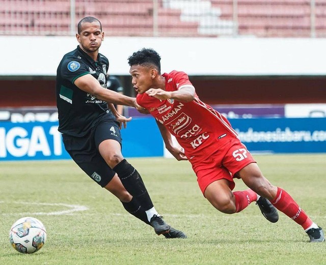 Persija Jakarta melawan Persebaya Surabaya pada pertandingan Liga 1 di Stadion Maguwoharjo, Sleman, DI Yogyakarta, Jumat (16/12/2022).  Foto: Instagram/@persija