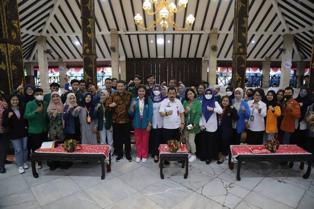 Keseruan kunjungan mahasiswa PMM STIE Malangkucecwara di Pendopo Agung. Foto / dok Pemkab Malang