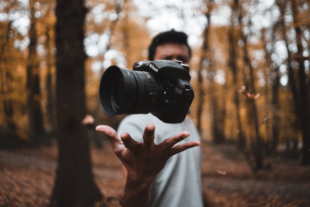 Kata-kata tentang Fotografi. Foto: Unsplash.com/Reinhart Julian