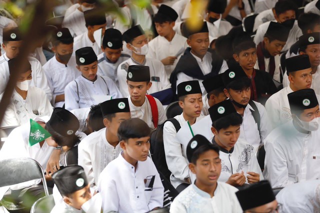 Setarakan Ponpes Dengan Pendidikan Formal, Ganjar Didukung 1.000 Santri ...