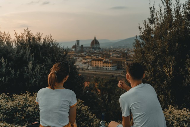 Ilustrasi Kata-Kata Confess ke Crush Bahasa Inggris dan Artinya. Foto: Unsplash/Clay Banks.