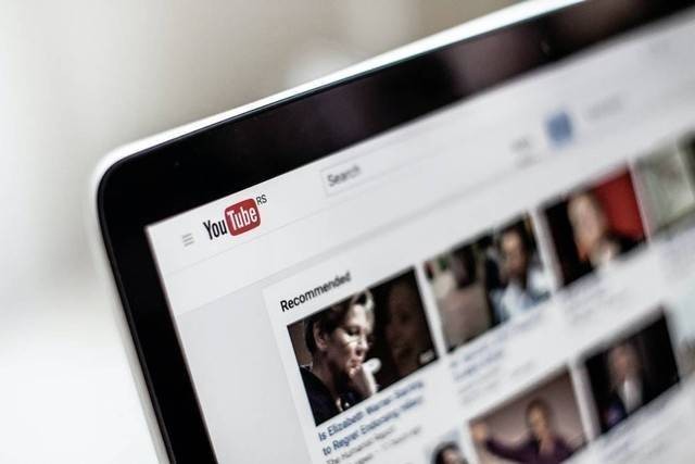 Ilustrasi cara daftar Google AdSense YouTube. Foto: Unsplash.com