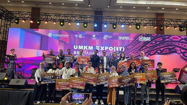 Pengumuman UMKM Award di Closing Ceremony UMKM EXPO(RT) BRILianpreneur 2022 di JCC Senayan, Jakarta, Sabtu (17/12/2022). Foto: Fariza Rizky Ananda/kumparan