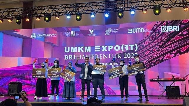 Pengumuman UMKM Award di Closing Ceremony UMKM EXPO(RT) BRILianpreneur 2022 di JCC Senayan, Jakarta, Sabtu (17/12/2022). Foto: Fariza Rizky Ananda/kumparan