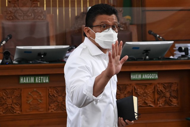 Terdakwa kasus pembunuhan berencana Brigadir Yosua Hutabarat, Ferdy Sambo tiba untuk menjalani sidang lanjutan di Pengadilan Negeri Jakarta Selatan, Jakarta, Senin (19/12/2022).  Foto: Sigid Kurniawan/ANTARA FOTO