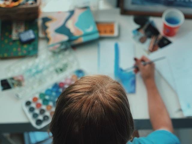 Ilustrasi pengertian bakat menurut Utami Munandar, sumber foto Madalyn Cox on Unsplash