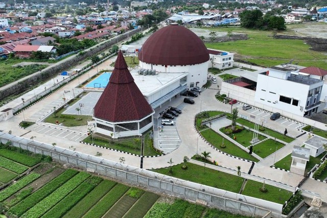 Gedung Papua Youth Creative Hub (PYCH) yang dibangun untuk mengembangkan minat, bakat, dan kreativitas anak-anak muda di Tanah Papua. Foto: Dok. Istimewa