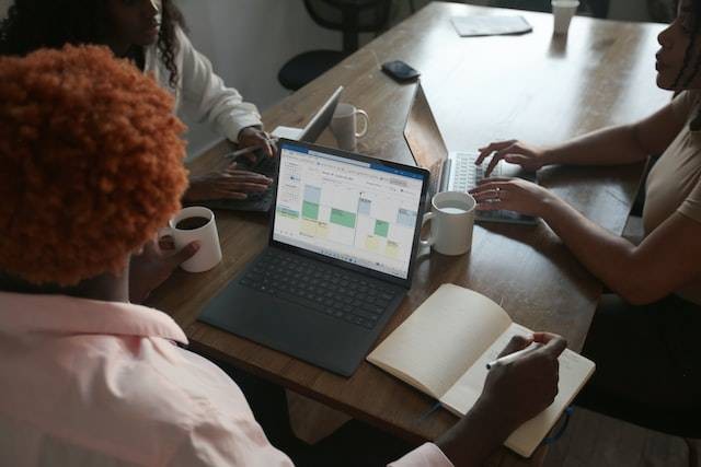 Apa perbedaan rumus max dan min dalam Microsoft Excel. Sumber: unsplash.com