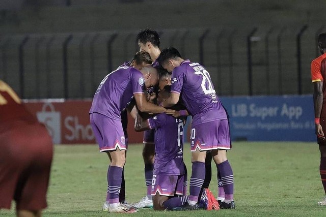 Persita Tangerang vs Rans Nusantara FC pada pertandingan Liga 1 di di Stadion Sultan Agung, Bantul, DI Yogyakarta, Selasa (13/12/2022). Foto: Instagram/@persita.official