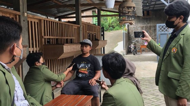 Wawancara Bersama Pak Eko Selaku Pemilik UMKM Goat Tawa. Sumber : Kevin Khanza P