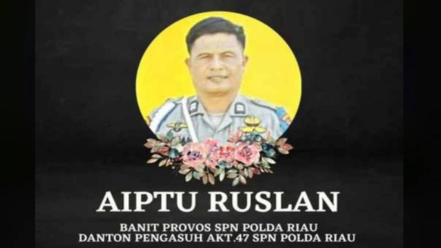 Aiptu Ruslan yang bertugas di Banit Provos SPN Polda Riau, tewas ditikam junior. (Foto: Istimewa)