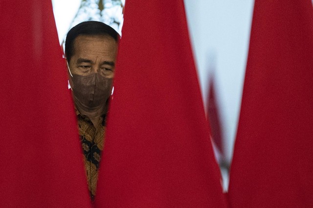 Presiden Joko Widodo tiba untuk menyampaikan keterangan pers di Istana Merdeka, Jakarta, Rabu (21/12/2022). Foto: Sigid Kurniawan/Antara Foto