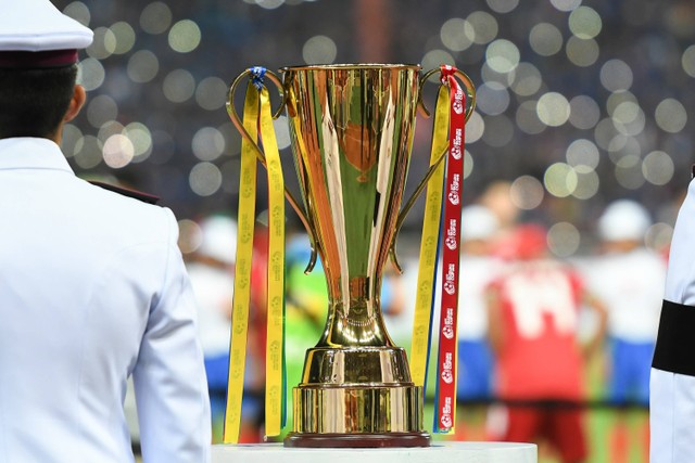 Ilustrasi trofi Piala AFF. Foto: Shutterstock