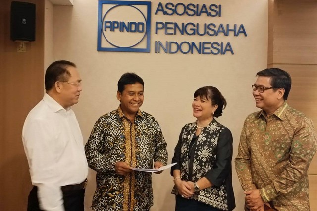 Konfrensi Pers Outlook Ekonomi & Bisnis APINDO 2023, di Kantor APINDO, Jakarta, Rabu (21/12).  Foto: Akbar Maulana/kumparan