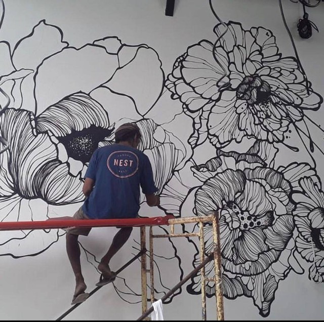 Pembuatan mural Rudi Bagong. (Koleksi : Rudi Bagong)
