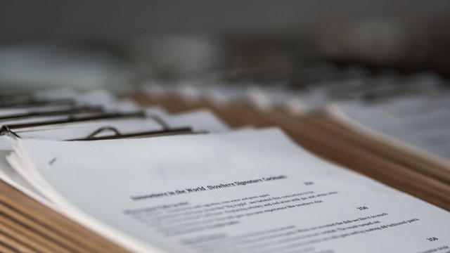 Ilustrasi Judul Skripsi Kuantitatif PGSD. Foto: dok. Arisa Chattasa (Unsplash.com)