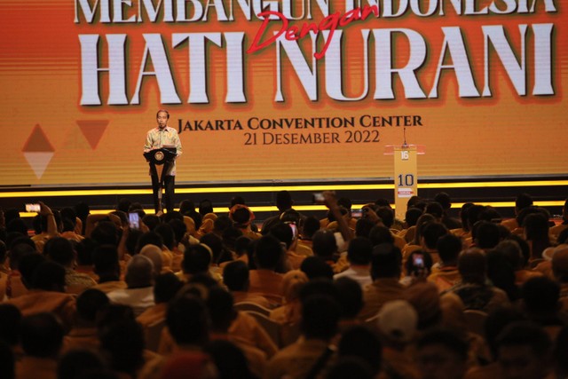 Presiden Joko Widodo di acara seremonial perayaan HUT ke 16 Partai Hanura di JCC, Jakarta, Rabu (21/12/2022).  Foto: Aditia Noviansyah/kumparan