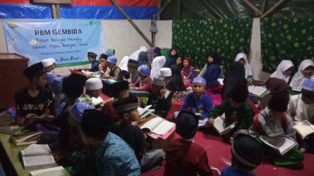 Sebanyak 1.842 orang penerima manfaat(PM) dengan 68 orang guru PBM Gembira yang tersebar di 30 titik wilayah gempa Cianjur, kecamatan Cugenang, Cianjur, Jawa Barat.  terhitung sejak tanggal 12 Desember 2022. Guru mengaji ini memiliki peran signifikan untuk membantu bangkit lebih cepat.