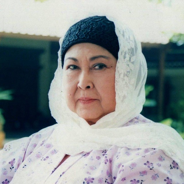 Mak Nyak alias Aminah Cendrakasih. Foto: Instagram/@sidoelanaksekolahan