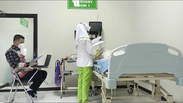 Ujian Praktikum mahasiswa Semester 3 Keperawatan Anestesiologi Universitas Muhammadiyah Purwokerto/Foto : youtube source