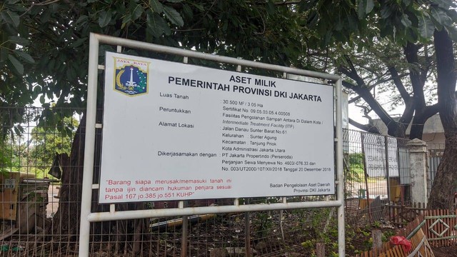 Proyek pembangunan intermediate treatment facility (ITF) di Sunter, Jakarta Utara, Jumat (23/12). Foto: Jonathan Devin/kumparan