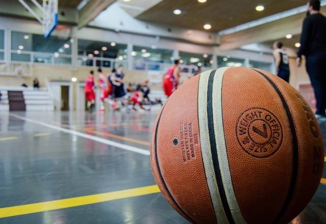 Tujuan utama dalam permainan bola basket adalah. Foto: Unsplash