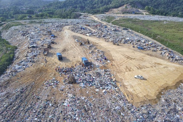 Ilustrasi Pengolahan sampah di Malaysia. Foto: Augustine Bin Jumat/Shutterstock