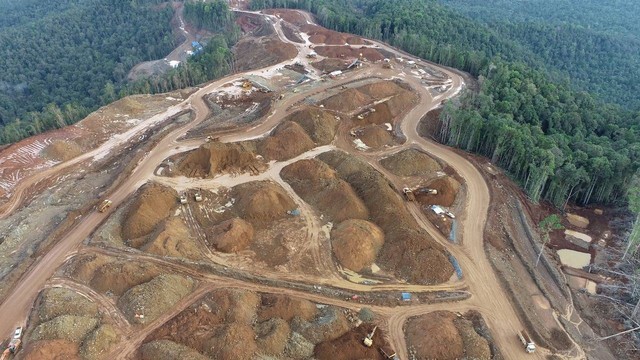 Area tambang nikel PT Hillconjaya Sakti di Konawe Utara, Sulawesi Tenggara. Foto: Hillconjaya Sakti
