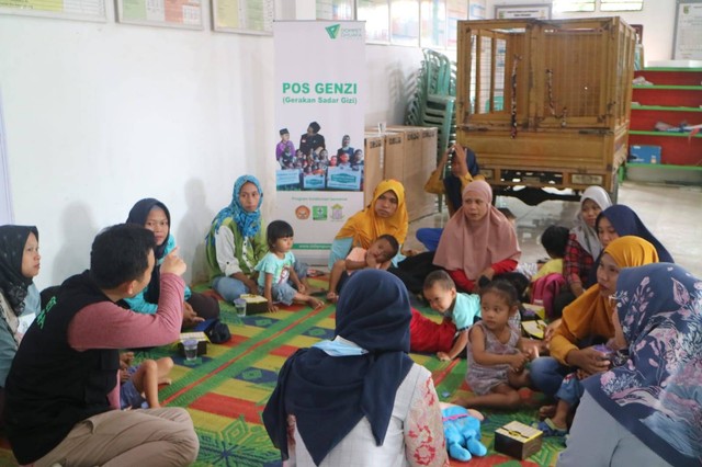 Lembaga Amil Zakat Dompet Dhuafa Lampung dan Asosiasi Ibu Menyusui (AIMI) Daerah Lampung menggulirkan Program Gerakan Sadar Gizi (GENZI) untuk mengatasi dan mencegah masalah stunting atau gagal tumbuh alias kerdil di Desa Sukadadi, Kecamatan Gedong Tataan, Kabupaten Pesawaran, Lampung, Kamis (22/12).