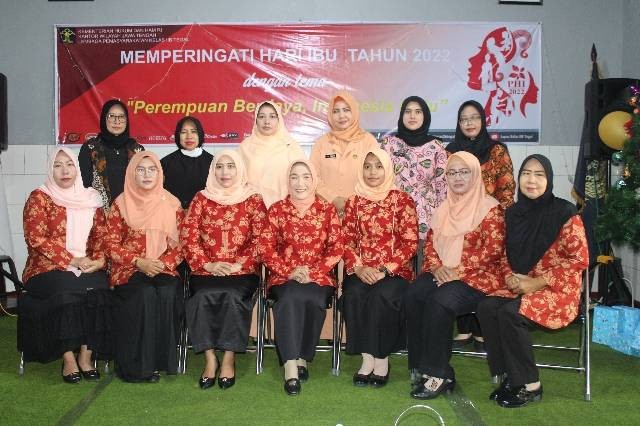 Foto bersama Dharma Wanita Pemasyarakatan di acara hari ibu. Foto : Dok. Pribadi.