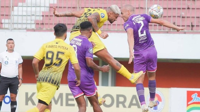 Pertandingan antara Persita vs Barito Putera. Foto: Instagram/@psbaritoputeraofficial