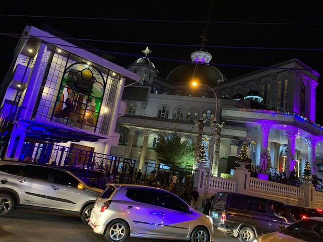 Suasana Gereja Katedral Pontianak. Foto: Siti Annisa Aini/Hi!Pontianak