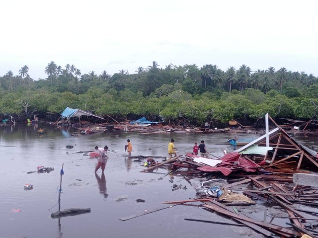 Rumah warga Desa Bahari Makmur rusak berat akibat cuaca ekstrem. Foto: Istimewa