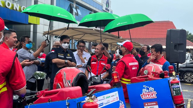 Kunjungan kerja kesiapsiagaan Nataru Sekjen Kementerian ESDM, Plt Dirjen Gatrik, dan Kepala BPH Migas di LPG Terminal Tanjung Sekong, Banten, Minggu (25/12/2022). Foto: Fariza Rizky Ananda/kumparan