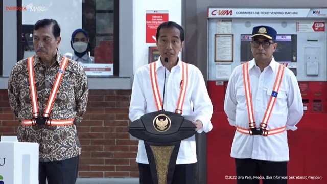 Presiden Jokowi meresmikan Stasiun Manggarai Tahap I, Jakarta, Senin (26/12/2022). Foto: Youtube/Sekretariat Presiden