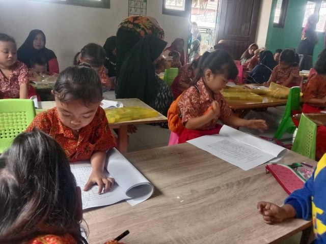 Kegiatan Pembelajaran Anak Usia Dini (Foto : Dokumen Penulis).