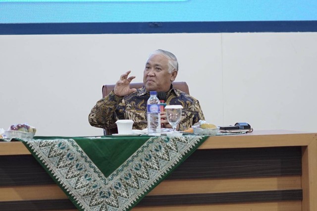 Prof M Din Syamsuddin MA PhD, salah satu pembicara seminar internasional UMSIDA. dok