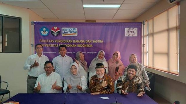 Gambar 1 Dosen peserta program Benchmarking di Universitas Pendidikan Indonesia