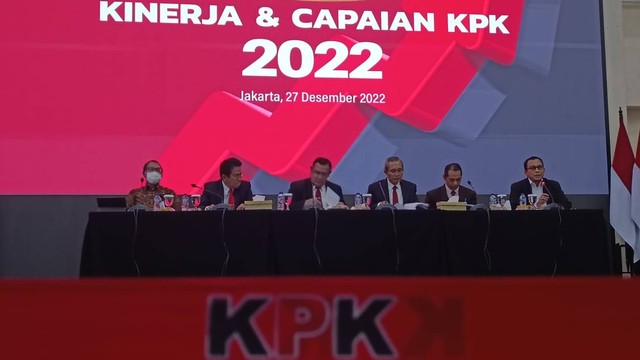 Konferensi pers laporan kinerja dan capaian KPK sepanjang tahun 2022 di Ruang Juang Gedung Merah Putih KPK, Selasa (27/12/2022). Foto: Hedi/kumparan