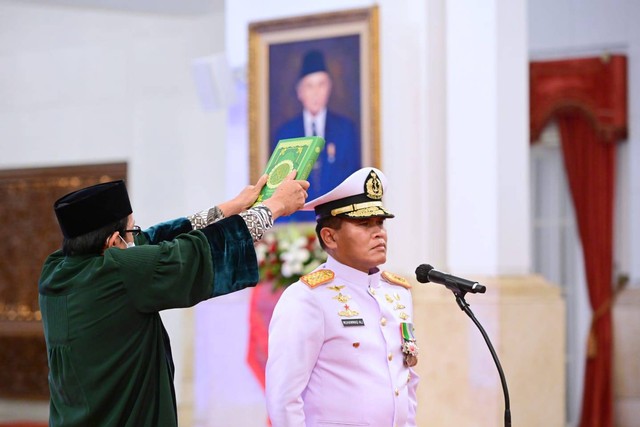 Suasana pelantikan Laksamana Madya TNI Muhammad Ali sebagai Kepala Staff TNI Angkatan Laut (KSAL) di Istana Negara, Jakarta, Rabu (28/12/2022). Foto: Muchlis Jr/Biro Pers Sekretariat Presiden