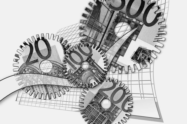 Ilustrasi perputaran uang (sumber: https://pixabay.com/id/photos/roda-gigi-euro-mata-uang-dolar-384744/)