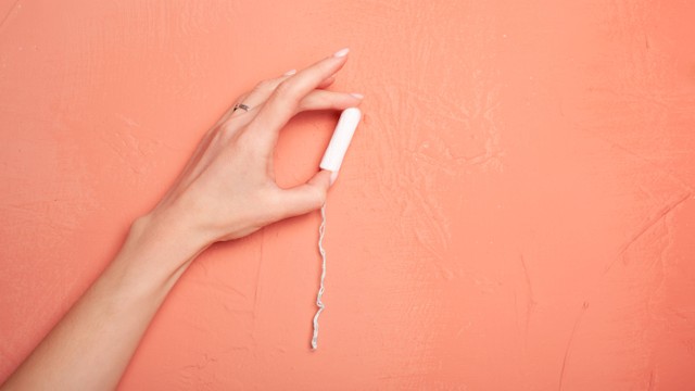 Ilustrasi tampon untuk menampung darah menstruasi. Foto: Kholodovskaya_a/Shutterstock