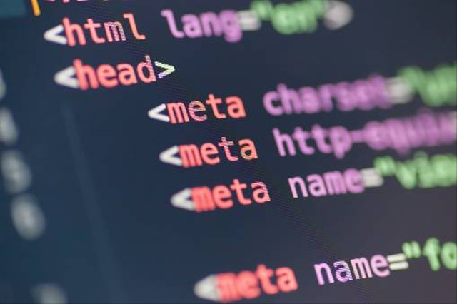 Ilustrasi coding HTML. Foto: Unsplash.com