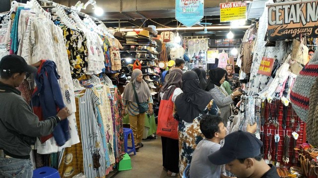 Suasana Teras Malioboro yang dipadati wisatawan. Foto: Maria Wulan/Tugu Jogja