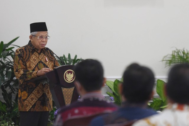 Wakil Presiden Ma'ruf Amin menyampaikan sambutan pada penganugerahan penghargaan Program Penilaian Peringkat Kinerja Perusahaan dalam Pengelolaan Lingkungan Hidup (PROPER) tahun 2022 di Istana Wakil Presiden, Jakarta, Kamis (29/12/2022). Foto: Hafidz Mubarak A/Antara Foto