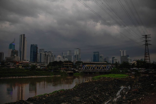 Ilustrasi cuaca mendung di Jakarta. Foto: Dok. Istimewa