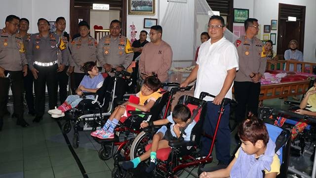 Bakti Sosial yang digelar Polda Sulawesi Utara di Panti Asuhan Sayap Kasih Kota Tomohon dalam rangkaian kegiatan Natal 2022.