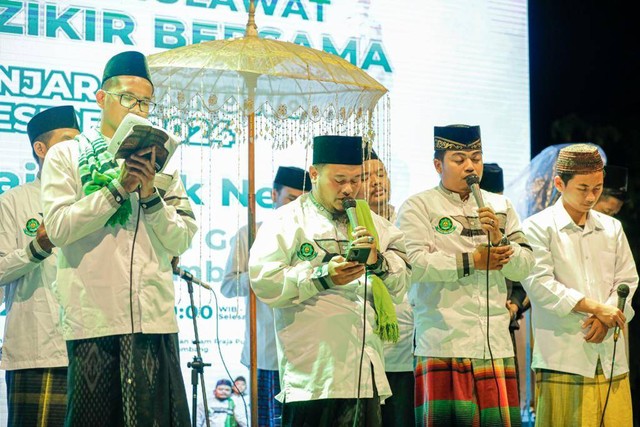 Kegiatan Gebyar Sholawat dan Zikir yang digelar Santri Dukung Ganjar di Ponpes Teknologi Jombang, Desa Sentul Kec. Tembelang, Jombang. Foto: Dok. Istimewa