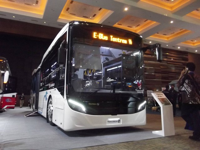 Velocity W5 E-Inobus. Foto: Rizki Fajar Novanto/kumparan